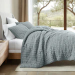 Linens & Hutch Seersucker Comforter Set