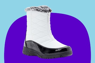 Stock image of the Totes Women's Esther Waterproof Faux Fur Lined Ankle Winter Boot