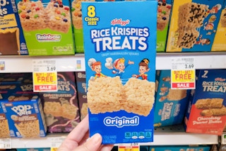 hand holding a box of kelloggs rice krispies treats