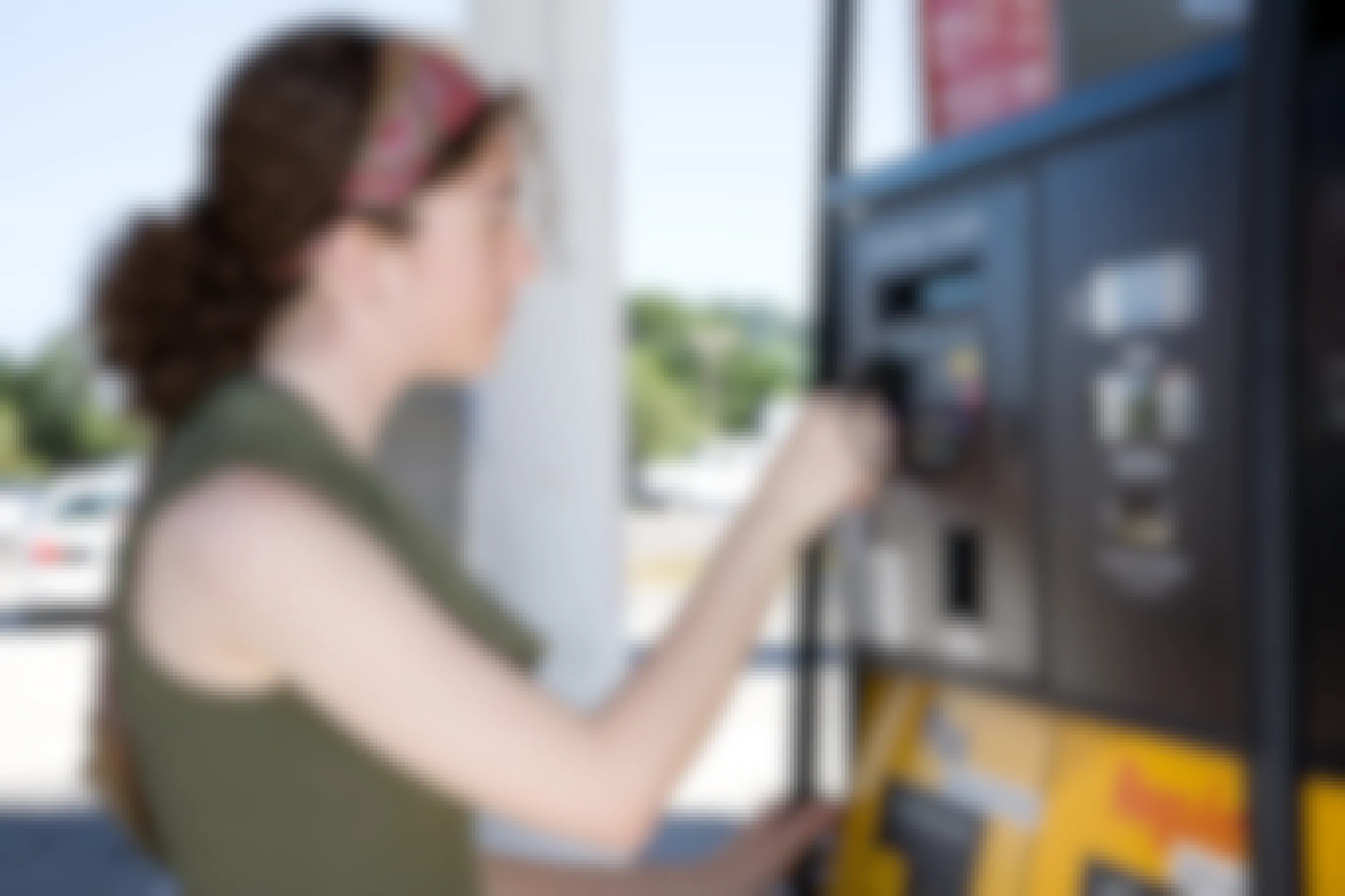 Top 8 Best Gas Credit Cards to Save You Money at the Pump