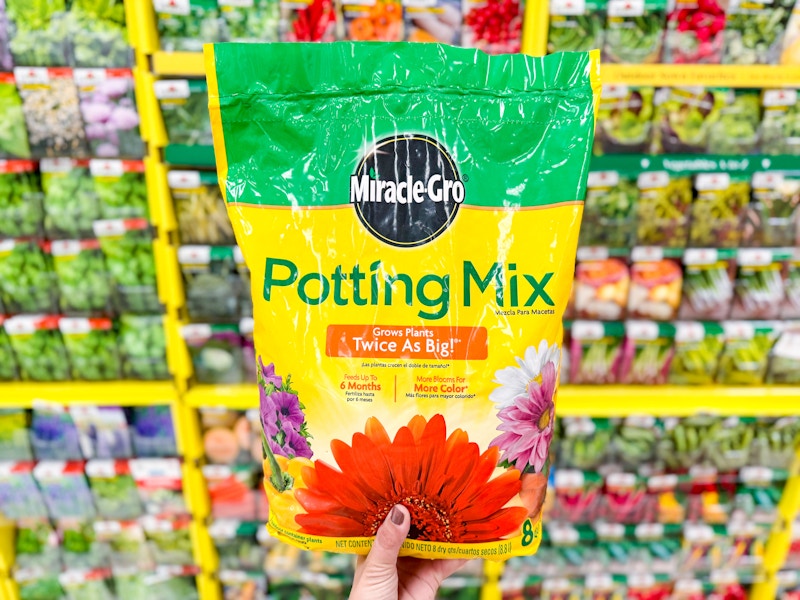 miracle-gro-potting-mix-target3