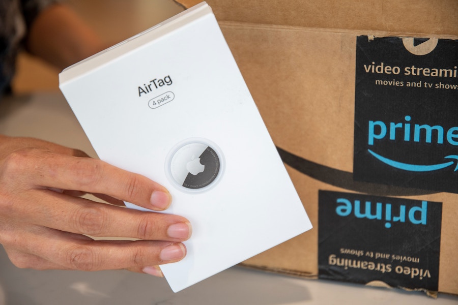 black-friday-amazon-apple-airtag-2021-01