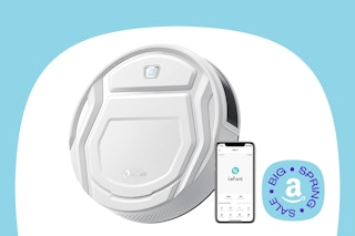 lefant vacuum on template background