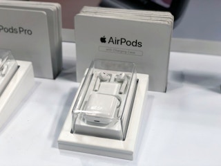 costco-fathers-day-apple-airpods-headphones-2020