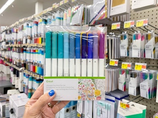 walmart cricut 30-pack pen set hand holding