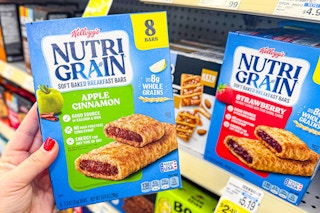 hand holding nutri grain bars