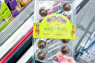 costco-dubai-chocolate-mac-pop