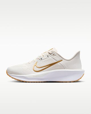 Nike Women's Quest 6 Running Shoes
