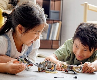 amazon-lego-star-wars-the-mandalorian-toy-building-kit-01