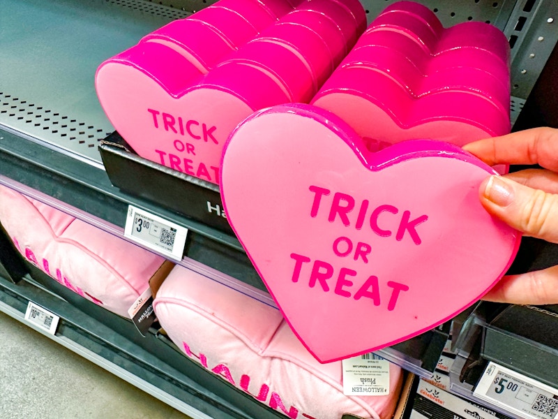 walmart-halloween-dollar-spot-kcl-1