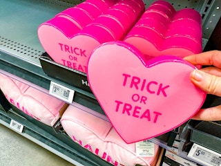 walmart-halloween-dollar-spot-kcl-1