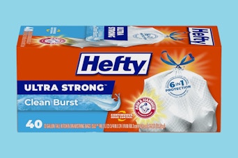 Person holding Hefty Trash Bags 40 count