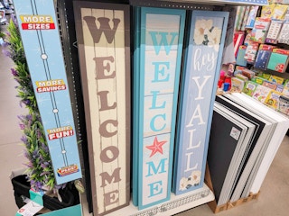 welcome signs