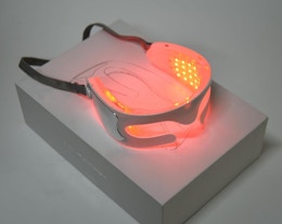 a red light eye mask device 