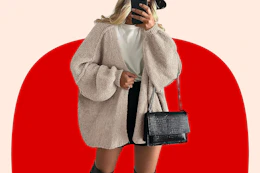 Woman wearing an oversized cardigan in the color grey beige