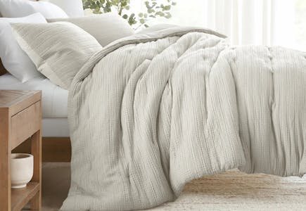 Linens & Hutch Textured Comforter