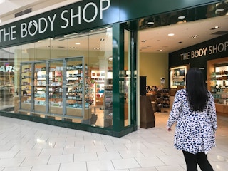 body shop store front walking in 2018 1541190633