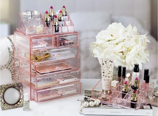 nordstrom-rack-makeup-storage-organizer-102121a