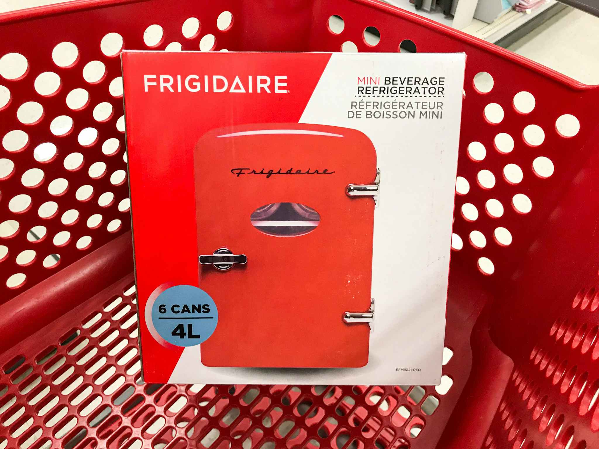frigidaire-mini-retro-fridge-target-2021