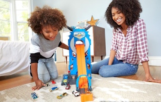 walmart-hot-wheels-mega-garage-111821-b