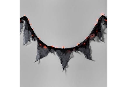 Hyde and EEK! Boutique Lit Garland