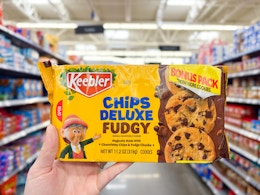 Keebler Fudgy Cookies held up in Walmart store (center aisle)