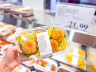 Crab Cakes With Lemon Slices