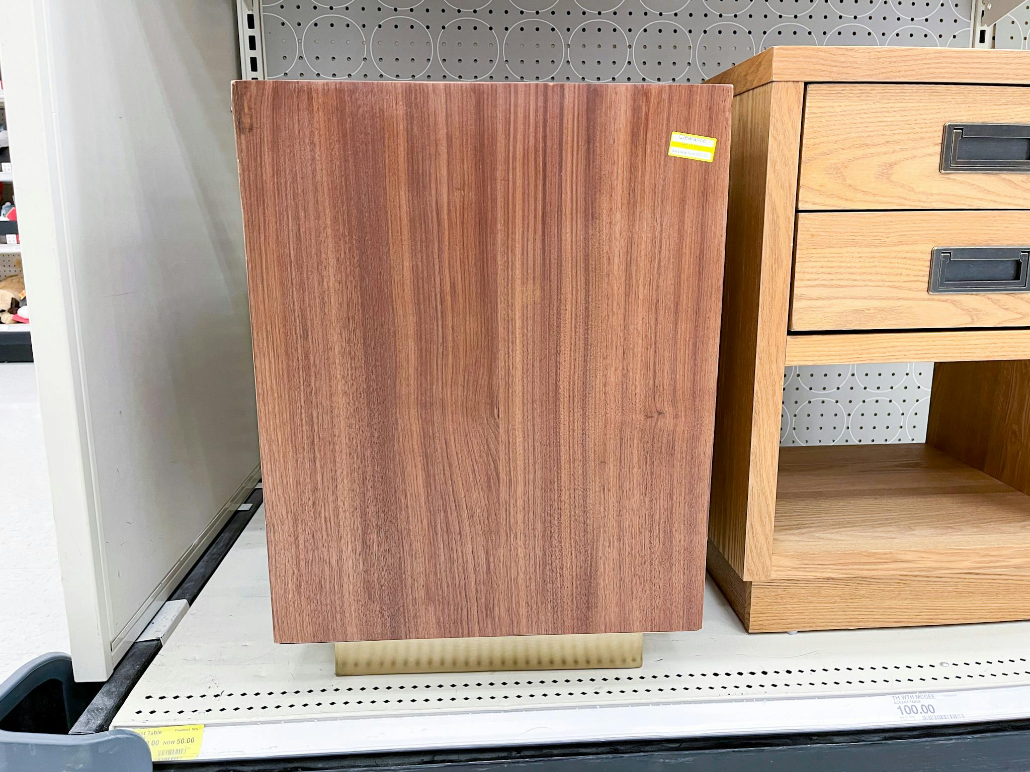 Threshold Accent Table