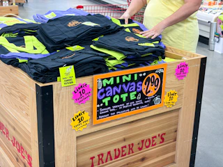 trader-joes-mini-halloween-totes-3