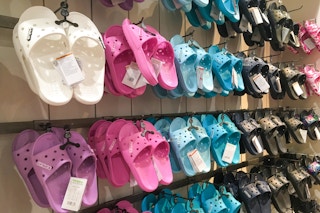 sierra-crocs-slides-2022-1