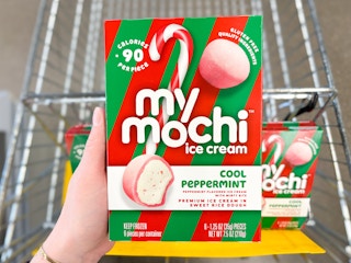 aldi-holiday-peppermint-my-mochi-ice-cream