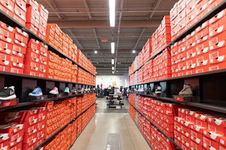 nike factory store shoe aisle 02 1530805858