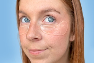 Woman wearing Baebody Under Eye Masks