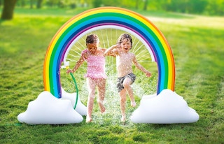 zulily-outdoor-rainbow-sprinkler-arch-2022-1