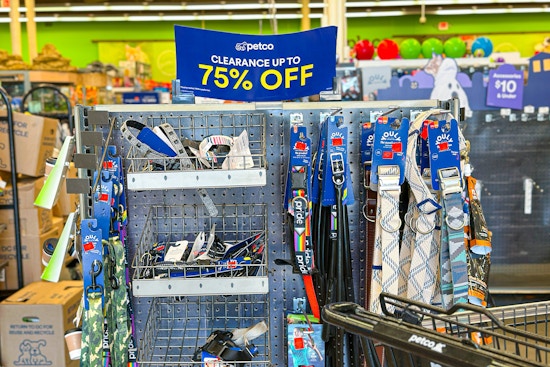 petco-clearance-081225-signage-and-rack