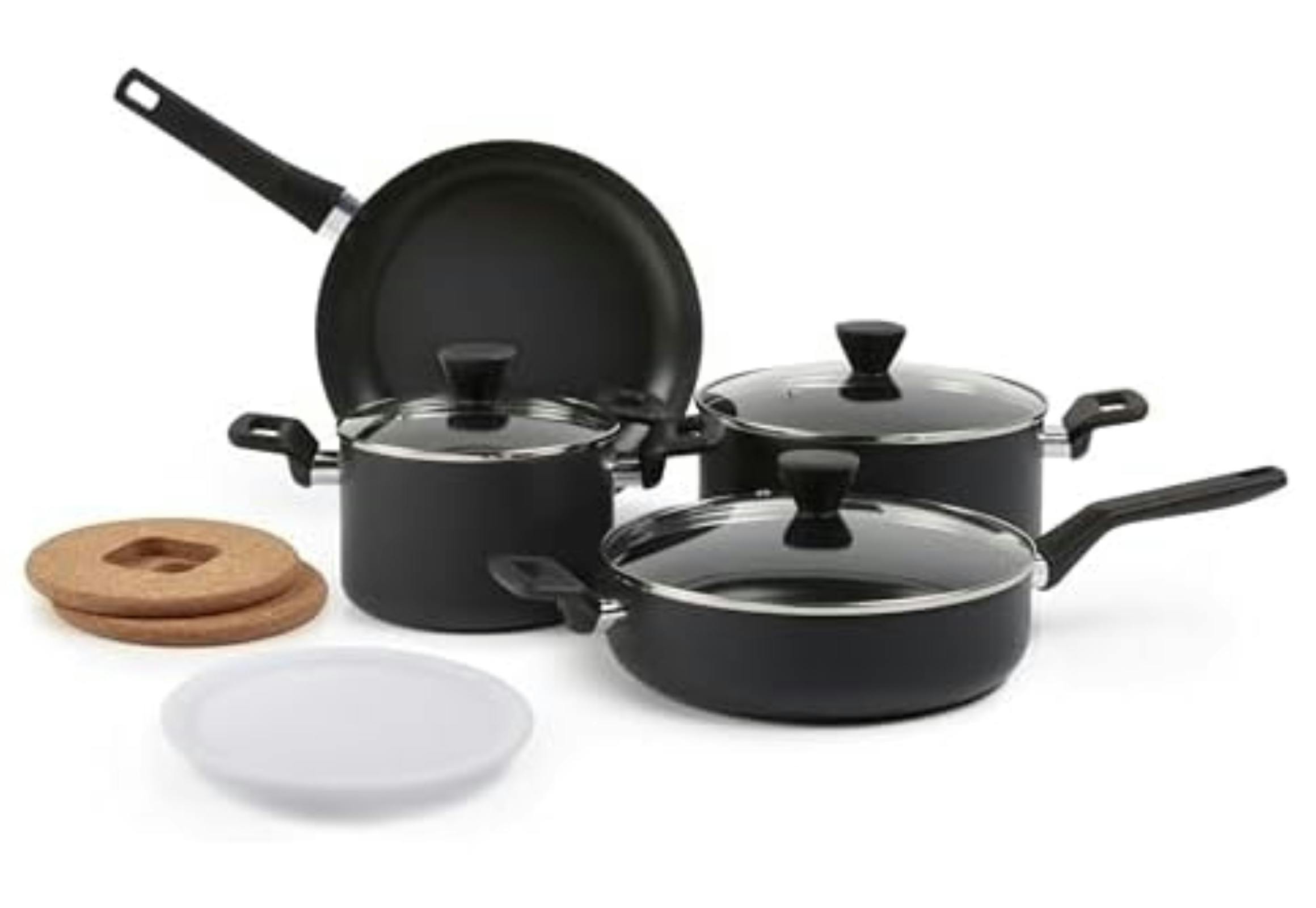 Amazon Basics Cookware Set