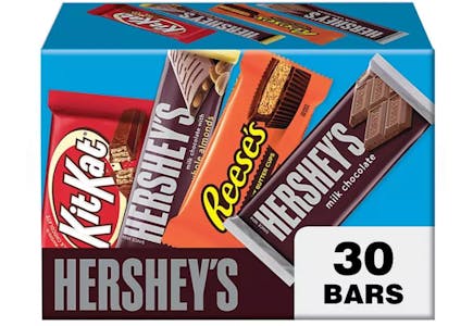 Costco Is Selling A Hershey's Variety Pack With 30 Full Size Candy Bars For  Less Than $15!