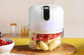 LVSENLIN 250ML Electric Garlic Chopper sitting on a kitchen countertop.