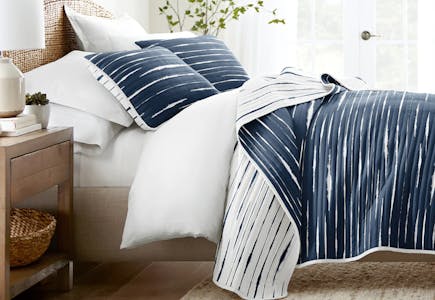 Linens & Hutch Quilt Set