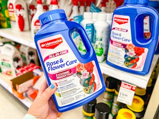 lawn-and-garden-weed-control-fertilizers-target4