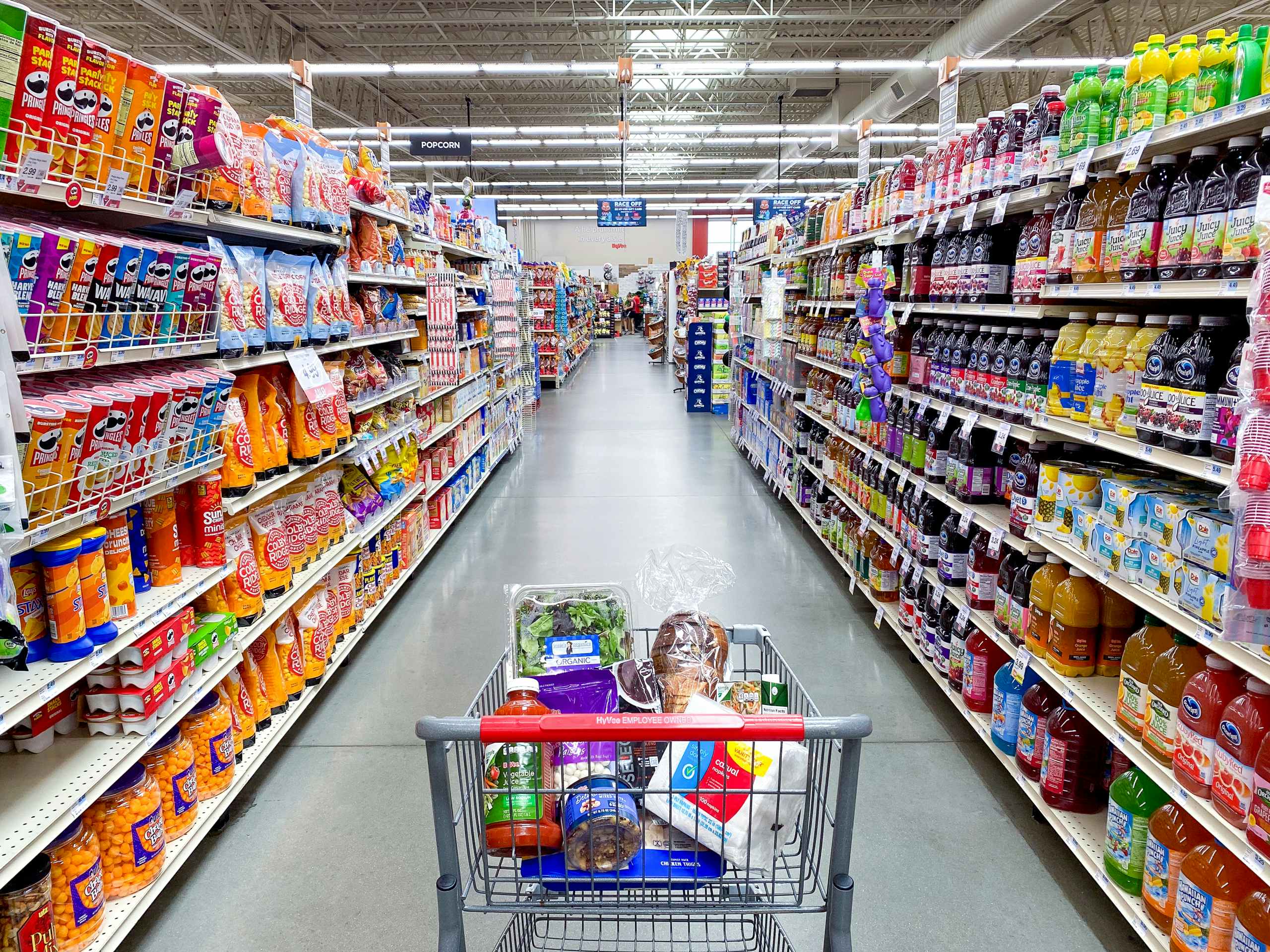 hy-vee-store-groceries-cart-aisle-26