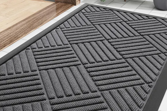 This Outdoor Mat Has a 4.5-Star Rating and Is Only $8 on Amazon