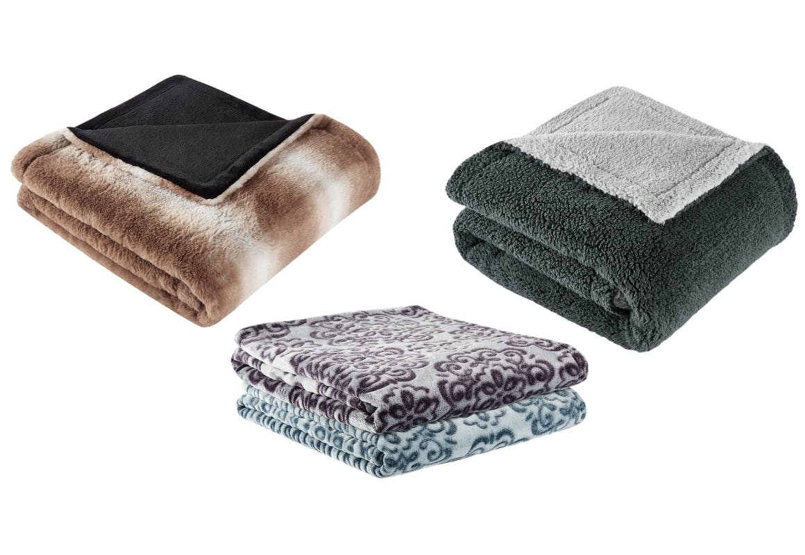 Bed Bath & Beyond Plush Throw Blanket