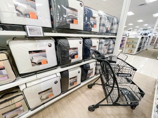 comforters on shelf