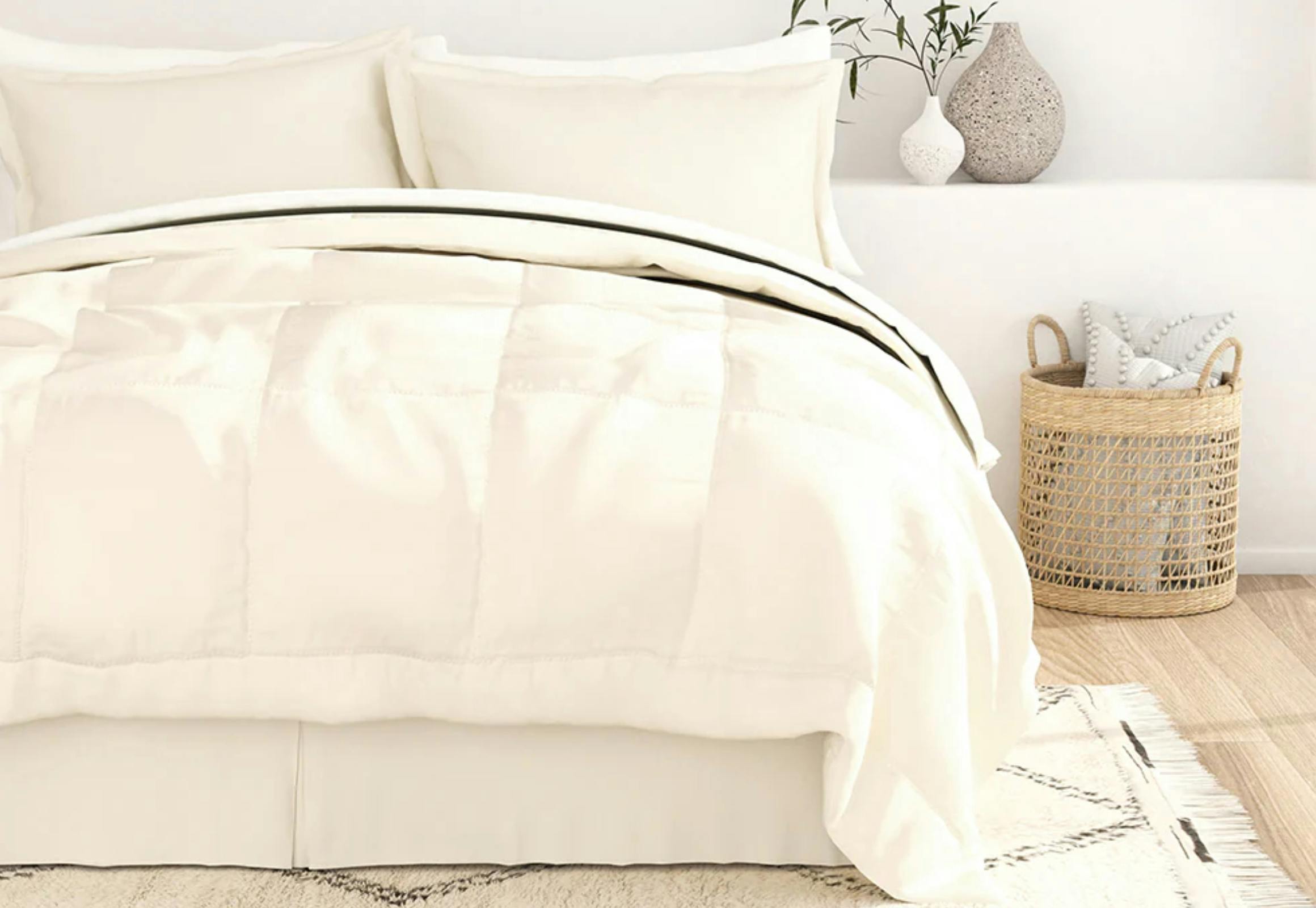 Linens & Hutch Comforter Set