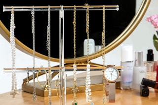 jewelry stand