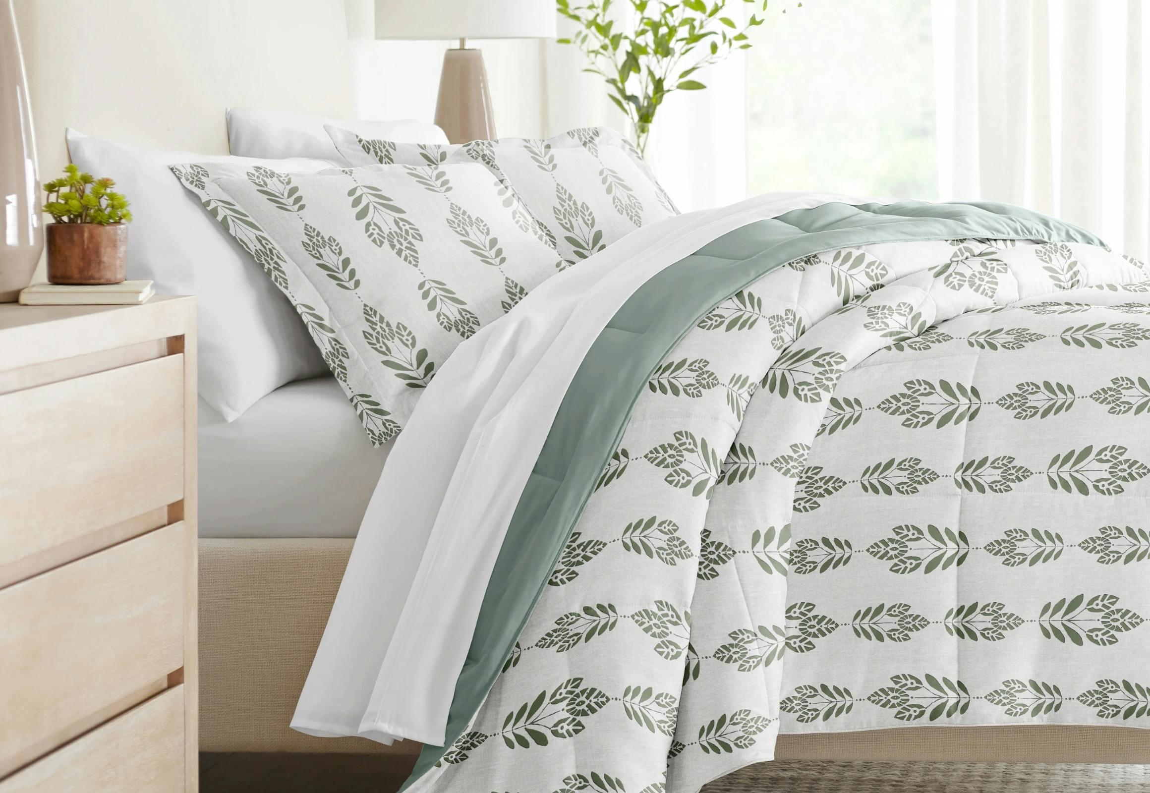 Down-Alternative Reversible Comforter