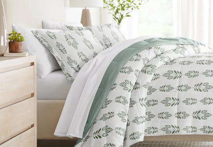 Down-Alternative Reversible Comforter