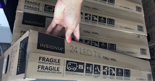 best-buy-insignia-led-hdtv-102820