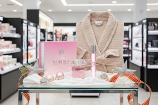 ulta-beauty-gift-set-verasce-robe-1